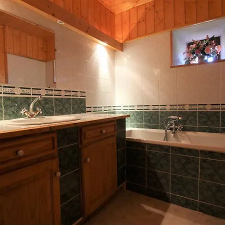 Hébergement de vacances Bains, 4 Pièces, 7 Personnes - Fr-1-582-298 *